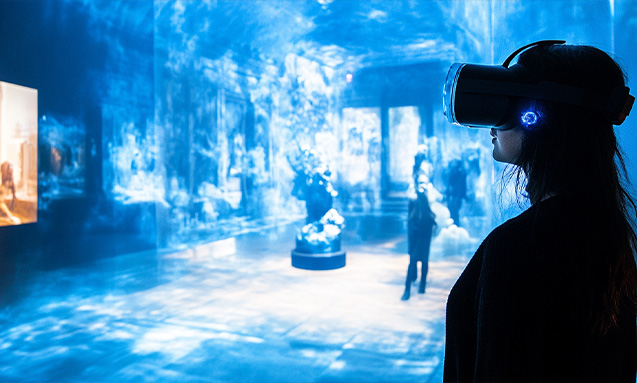 A woman in an exhibition(Metaverse)